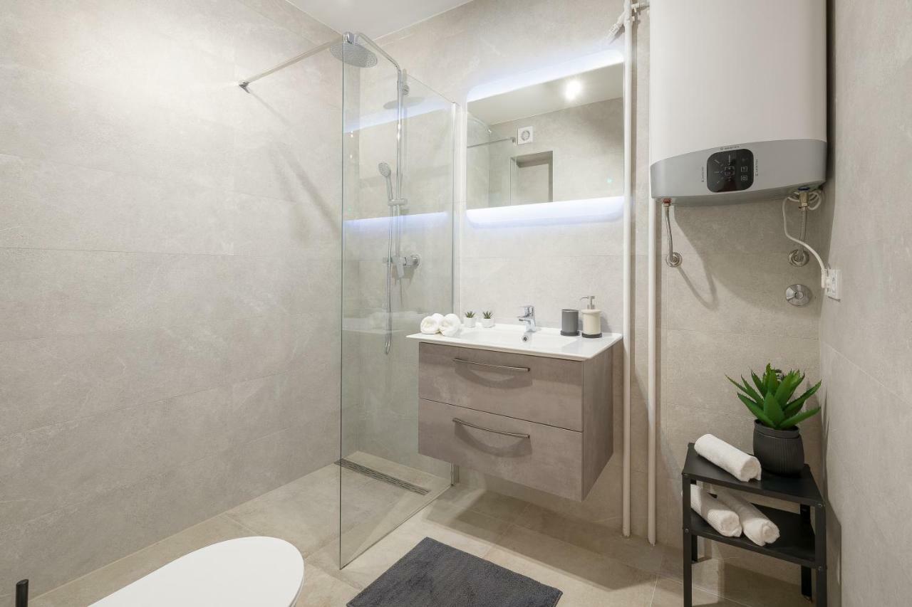 Apartments And Rooms Daisy Spalato Esterno foto