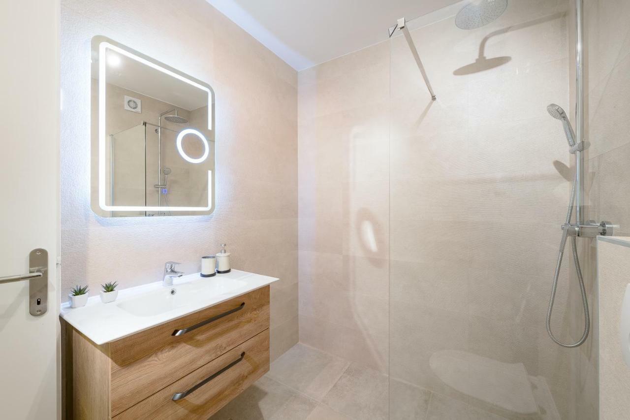 Apartments And Rooms Daisy Spalato Esterno foto