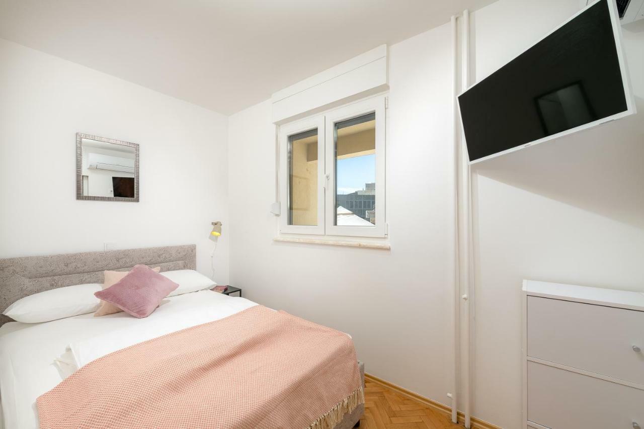 Apartments And Rooms Daisy Spalato Esterno foto